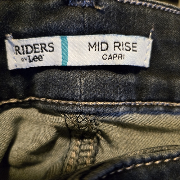 Riders By Lee Dark Denim Mid-Rise Capri - Picture 3 of 5